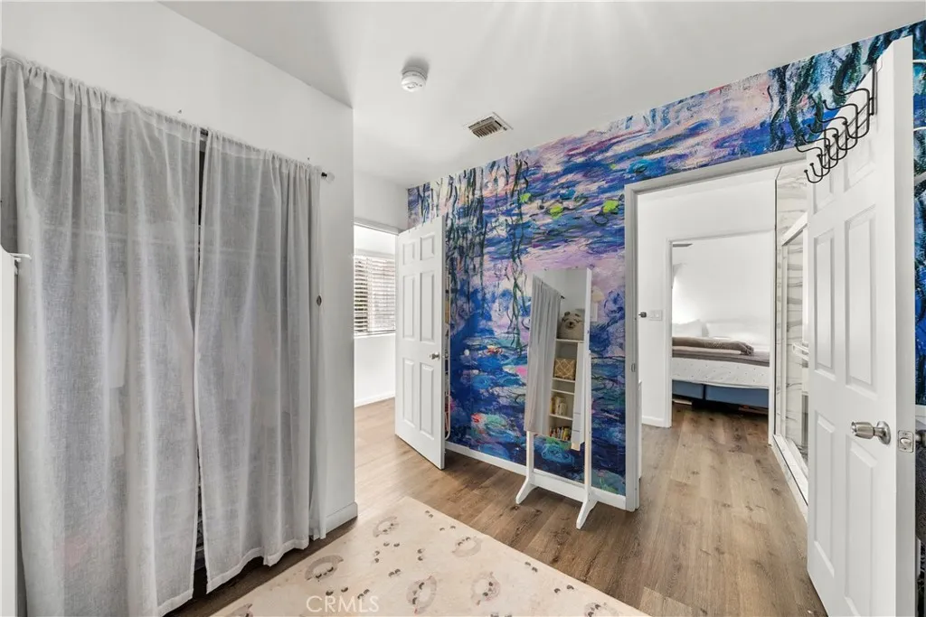 18019 Tiara, Encino, California 91316 home-pic-22